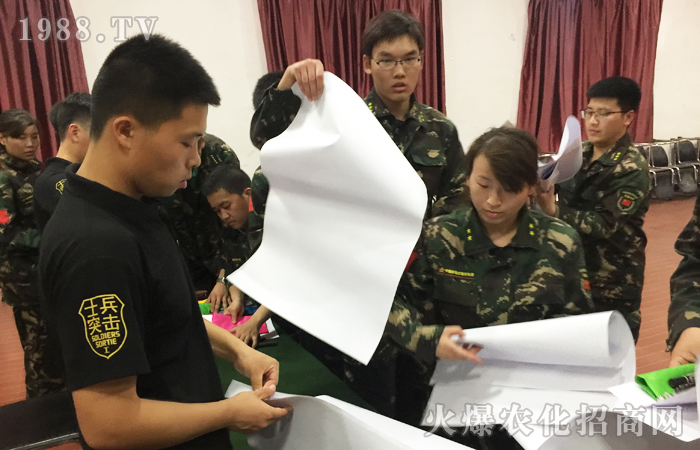 堅毅,責(zé)任,用心,全力以赴