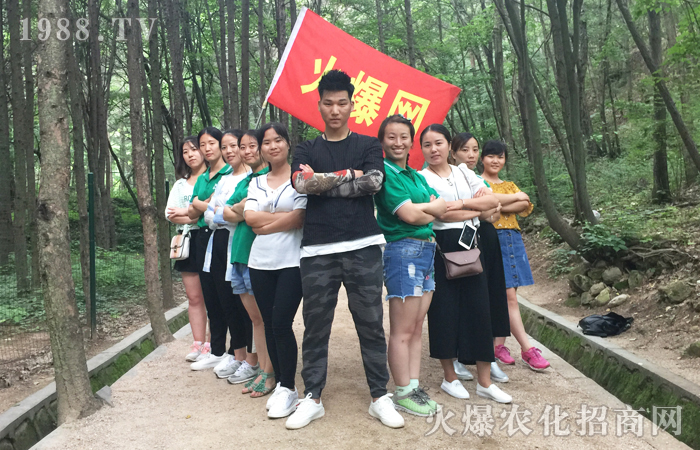 云來(lái)山更佳 云去山如畫